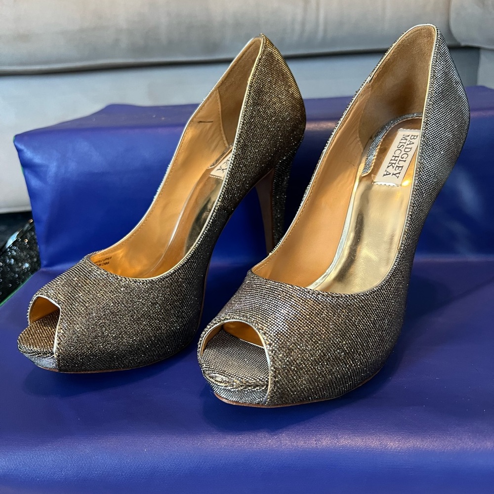 Badgley Mischka humbie heels